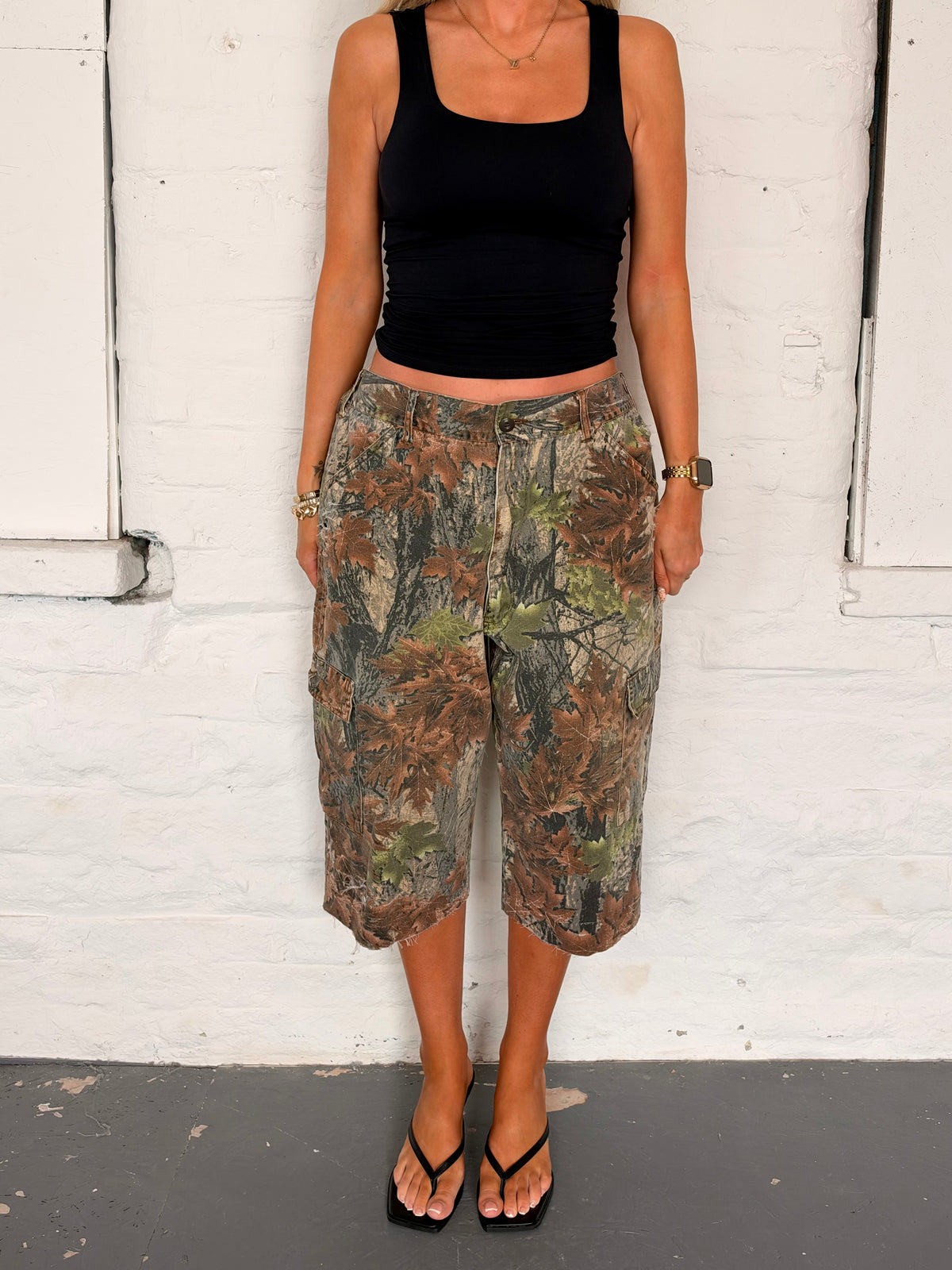 VINTAGE CAMO TREE JORTS- L